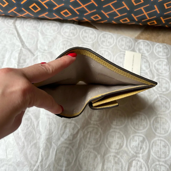 Tory Burch Blake Color Block Mini Wallet Bourbon Cornbread Brown Tan Gold Yellow - Picture 8 of 9